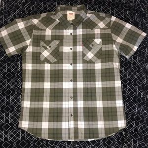Men’s Levi’s button down shirt
